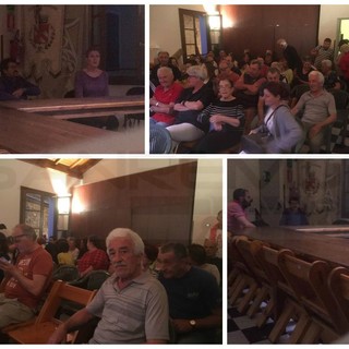 Migranti in arrivo a Pigna: ieri sera l'incontro pubblico organizzato dal Sindaco Daniela Simonetti per discuterne con la cittadinanza