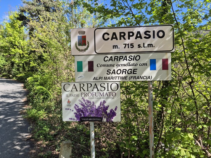 Al Museo della Lavanda di Carpasio nuovo appuntamento culturale con Franco Stalla e il libro dedicato alla lavanda Al Museo della Lavanda di Carpasio nuovo appuntamento culturale con Franco Stalla e il libro dedicato alla lavanda