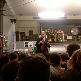 Imperia: l'ex ministro Scajola ospite alla festa degli auguri del Pdl. Ha parlato di crisi economica e prospettive