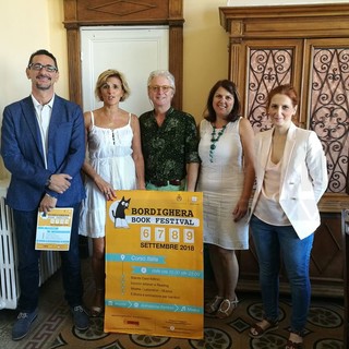 Bordighera Book Festival: al via la 5^ edizione della rassegna letteraria in corso Italia, tra gli ospiti Michele Cucuzza, Lorenzo Beccati e Giuseppe Conte (Foto e Video)