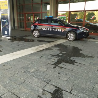 Imperia, straniero dà in escandescenze in stazione: intervengono i carabinieri
