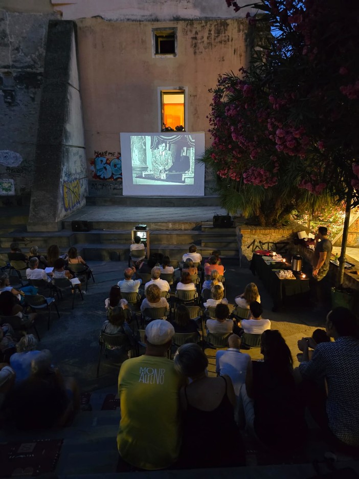Sanremo: "La vera leggenda di Tony Vilar" in programma al 3° appuntamento del 'Cinema sotto le stelle' Sanremo: "La vera leggenda di Tony Vilar" in programma al 3° appuntamento del 'Cinema sotto le stelle'