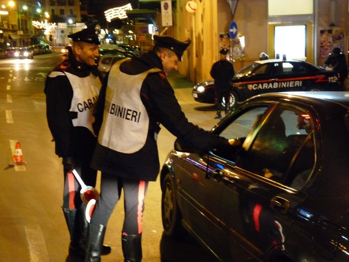 Controlli dei Carabinieri tra Ospedaletti e Bordighera: patente ritirata per due giovani ubriachi