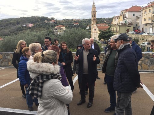 Imperia: 1300 pali della luce sostituiti entro maggio nelle frazioni, l'annuncio del sindaco Claudio Scajola (video) Imperia: 1300 pali della luce sostituiti entro maggio nelle frazioni, l'annuncio del sindaco Claudio Scajola (video)