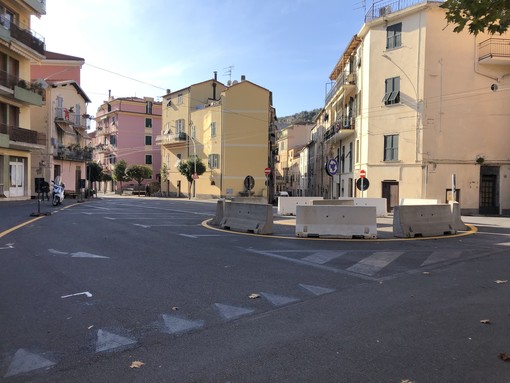 Cambio viabilità su Taggia: molti non hanno apprezzato l'eliminazione dei posteggi e la mancata introduzione del senso unico Cambio viabilità su Taggia: molti non hanno apprezzato l'eliminazione dei posteggi e la mancata introduzione del senso unico
