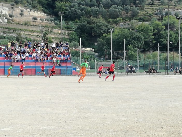 Calcio, Promozione. Camporosso-Loanesi 4-0: roboante avvio di campionato dei rossoblu