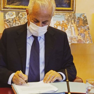 Imperia: il Sindaco Claudio Scajola presenta alla città il resoconto del lavoro svolto nella prima metà del mandato Imperia: il Sindaco Claudio Scajola presenta alla città il resoconto del lavoro svolto nella prima metà del mandato