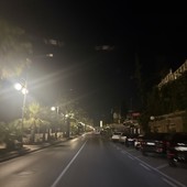Sanremo, luci spente in corso Imperatrice: la protesta di un cittadino