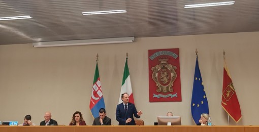 Ventimiglia, Crisafulli attacca la maggioranza dopo il Consiglio saltato: «Di Muro prenda atto del fallimento» Ventimiglia, Crisafulli attacca la maggioranza dopo il Consiglio saltato: «Di Muro prenda atto del fallimento»