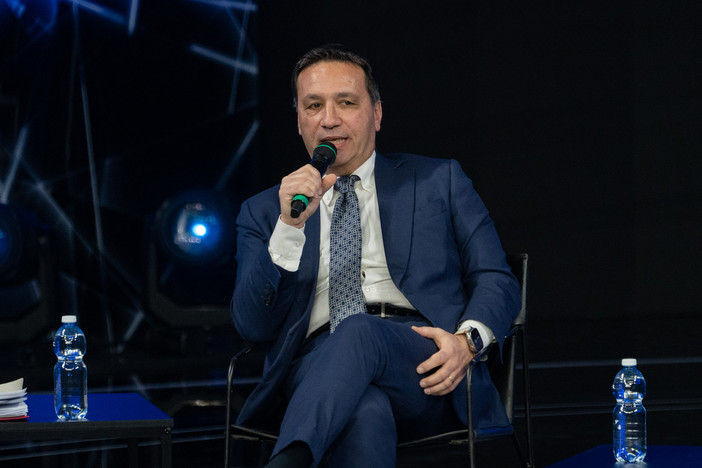 Rai-Festival-Comune, quale futuro? L'ente di Stato gioca in contropiede e non molla di un centimetro Rai-Festival-Comune, quale futuro? L'ente di Stato gioca in contropiede e non molla di un centimetro