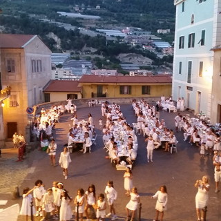 Ventimiglia: sabato prossimo, Cena in Bianco Unconventional Dinner in compagnia del White Night Jazz Ensemble Ventimiglia: sabato prossimo, Cena in Bianco Unconventional Dinner in compagnia del White Night Jazz Ensemble