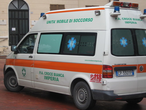 Imperia: 31enne investita si fronte al Polo Universitario, portata in ospedale dalla Croce Bianca Imperia: 31enne investita si fronte al Polo Universitario, portata in ospedale dalla Croce Bianca