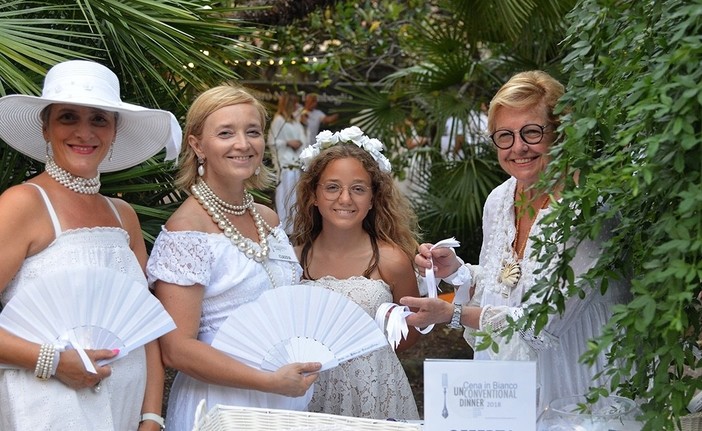Bordighera: aperte le adesioni per la Cena in Bianco Unconventional Dinner® a Villa Mariani Bordighera: aperte le adesioni per la Cena in Bianco Unconventional Dinner® a Villa Mariani