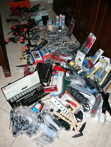 Imperia: furto di attrezzi da lavoro, ora si cercano i legittimi proprietari della refurtiva