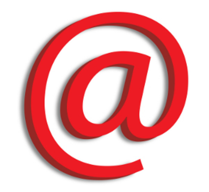 Sanremo: sostituzione bandiere usurate, il punto di vista (contrario) di un lettore