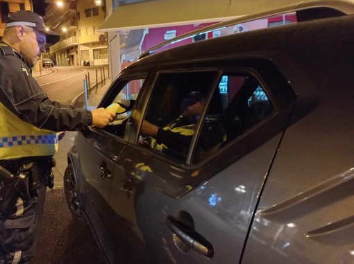 Controlli notturni a Sanremo: rafforzata la sicurezza stradale in vista dell’estate