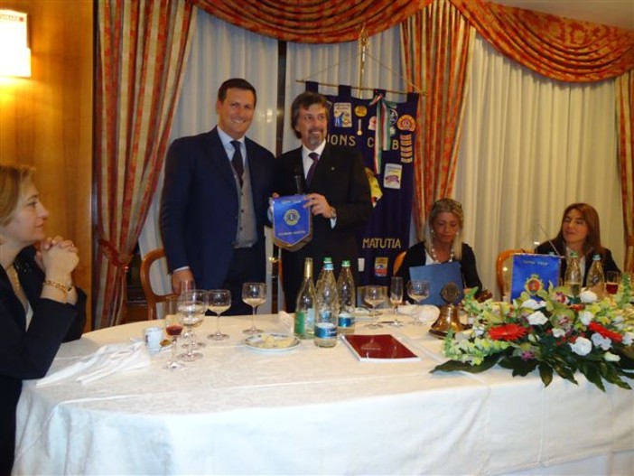 Il Presidente di Area 24 Giuseppe Argirò ospite alla serata del Lions Club Sanremo Matutia Il Presidente di Area 24 Giuseppe Argirò ospite alla serata del Lions Club Sanremo Matutia