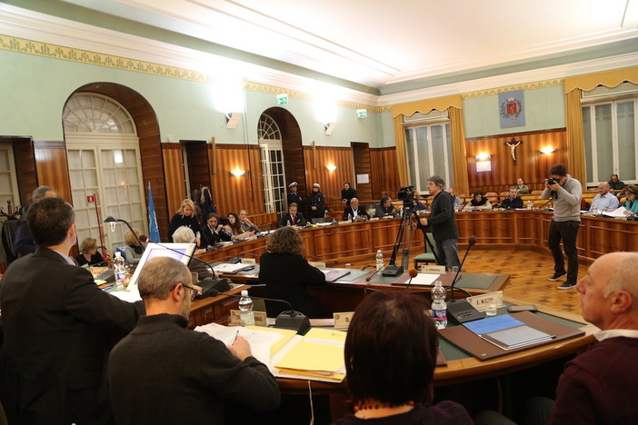 Sanremo: Il Movimento 5 Stelle presenta la mozione sull'acqua “Un diritto umano” Sanremo: Il Movimento 5 Stelle presenta la mozione sull'acqua “Un diritto umano”