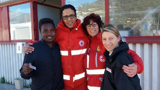 Ventimiglia: storia a lieto fine per Hamid che può volare in Finlandia dalla sua Rahama, intervista al giovane migrante realizzata qualche mese fa al Campo Roja (Video) Ventimiglia: storia a lieto fine per Hamid che può volare in Finlandia dalla sua Rahama, intervista al giovane migrante realizzata qualche mese fa al Campo Roja (Video)