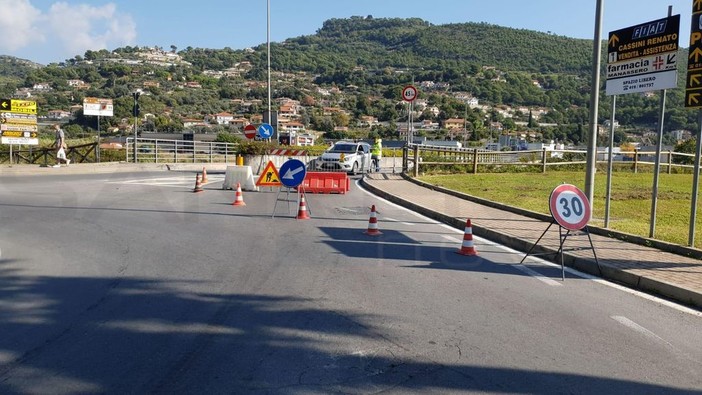 Camporosso: iniziati gli interventi di manutenzione al ponte dell'Amicizia, modifiche alla viabilità fino al 31 ottobre (Foto) Camporosso: iniziati gli interventi di manutenzione al ponte dell'Amicizia, modifiche alla viabilità fino al 31 ottobre (Foto)