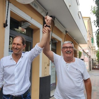 Diano Marina, vittoria di Za Garibaldi, l'ex sindaco Chiappori: "Sa amministrare, unica scelta possibile. Se vuole gli darò una mano" (Foto e Video) Diano Marina, vittoria di Za Garibaldi, l'ex sindaco Chiappori: "Sa amministrare, unica scelta possibile. Se vuole gli darò una mano" (Foto e Video)