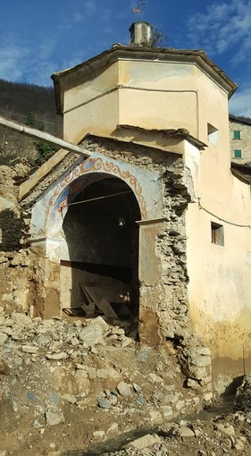 Rezzo: domani mattina in tutte le chiese una raccolta fondi per la frazione di Cenova colpita dalla frana Rezzo: domani mattina in tutte le chiese una raccolta fondi per la frazione di Cenova colpita dalla frana