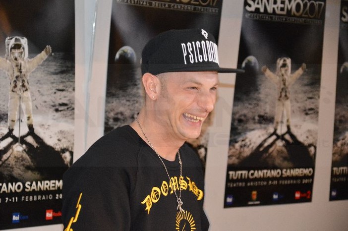 #Festival2017, Clementino show al Palafiori: "Svalutation" infiamma la Sala Stampa (Foto e Video)