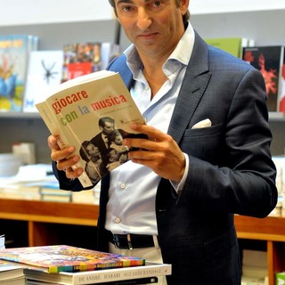 Ventimiglia, il maestro Christian Raimo ospite dell’evento che ridà voce a un pianoforte di 125 anni