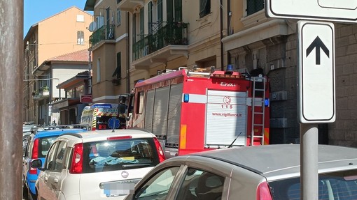 Cade in casa mentre è sola: mobilitazione di soccorsi a Ventimiglia (Foto) Cade in casa mentre è sola: mobilitazione di soccorsi a Ventimiglia (Foto)