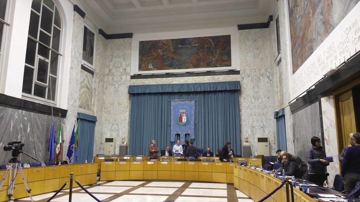 Imperia: il Consiglio fa mancare il numero legale, ma del Pd esce solo la capogruppo Mezzera Imperia: il Consiglio fa mancare il numero legale, ma del Pd esce solo la capogruppo Mezzera