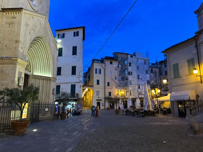 Le forze dell'ordine intensificano i controlli nel centro storico di Sanremo: spaccio in una abitazione ad uso turistico