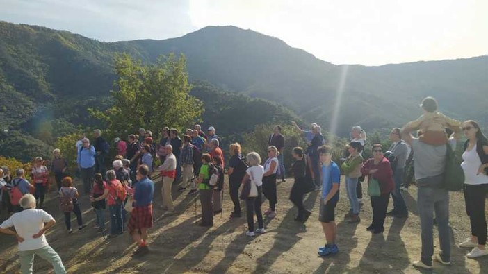 Bajardo: più di 80 persone alla 'Camminata tra gli ulivi 2022' di domenica scorsa (foto) Bajardo: più di 80 persone alla 'Camminata tra gli ulivi 2022' di domenica scorsa (foto)