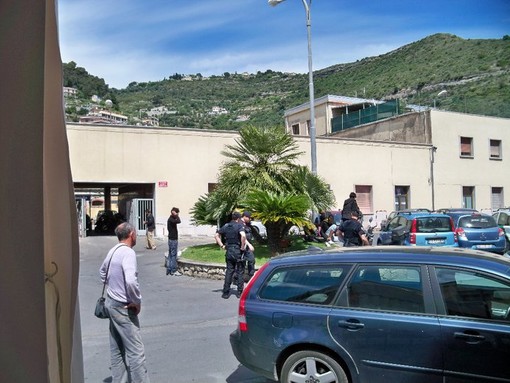 Ventimiglia: piazza della Stazione ripulita per l'arrivo di Alfano, lo sdegno di Fratelli d'Italia