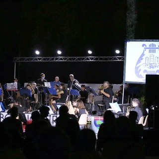 Bordighera: la Banda di Borghetto San Nicolò chiude l'estate in musica ai Giardini Lowe (foto e video)