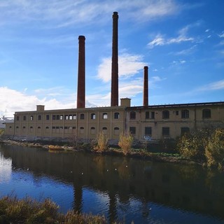 Imperia, abbattimento ciminiera all'ex Ferriere, critico il Pd: "Con il centro commerciale si decreterà la fine di molte attività"