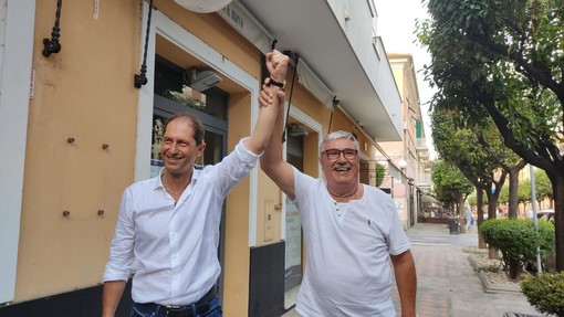 Diano Marina, vittoria di Za Garibaldi, l'ex sindaco Chiappori: "Sa amministrare, unica scelta possibile. Se vuole gli darò una mano" (Foto e Video) Diano Marina, vittoria di Za Garibaldi, l'ex sindaco Chiappori: "Sa amministrare, unica scelta possibile. Se vuole gli darò una mano" (Foto e Video)