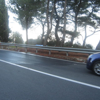 Imperia: scontro frontale tra due camion sul Capo Berta, danni ai mezzi ma due feriti lievi Imperia: scontro frontale tra due camion sul Capo Berta, danni ai mezzi ma due feriti lievi