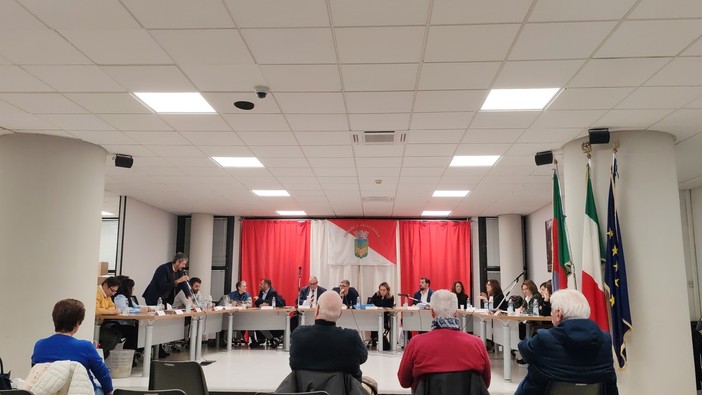 Vallecrosia, Consiglio comunale il 3 giugno: bilancio, urbanistica, imposta di soggiorno e parcheggi all'ordine del giorno Vallecrosia, Consiglio comunale il 3 giugno: bilancio, urbanistica, imposta di soggiorno e parcheggi all'ordine del giorno