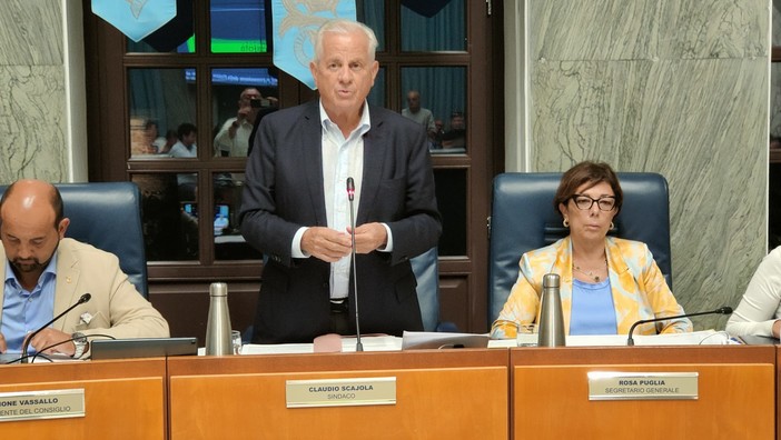 Strigliata a Bergaminelli, Scajola in consiglio comunale: "Perché ce l'hanno tutti con me?"