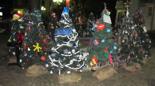 Diano Marina: visita guidata al centro e primo appuntamento con "Natale Bimbi" Diano Marina: visita guidata al centro e primo appuntamento con "Natale Bimbi"