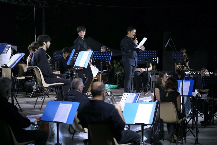 Bordighera, la banda musicale 'Borghetto San Nicolò' regala un emozionante spettacolo ai giardini Lowe (Foto)