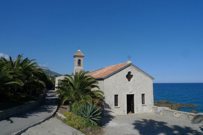 Bordighera: incontro di inizio d’anno del FAI presso la Chiesa di Sant’Ampelio e sua speciale spiegazione dopo il restauro Bordighera: incontro di inizio d’anno del FAI presso la Chiesa di Sant’Ampelio e sua speciale spiegazione dopo il restauro
