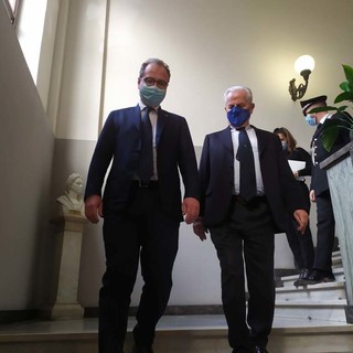 Imperia: Scajola presenta i progetti per il rilancio del territorio al sottosegretario Mulè (video) Imperia: Scajola presenta i progetti per il rilancio del territorio al sottosegretario Mulè (video)