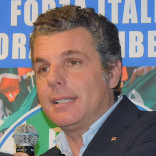 Carlo Bagnasco (sotto il logo) Carlo Bagnasco (sotto il logo)
