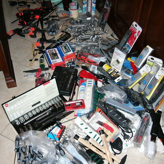 Imperia: furto di attrezzi da lavoro, ora si cercano i legittimi proprietari della refurtiva Imperia: furto di attrezzi da lavoro, ora si cercano i legittimi proprietari della refurtiva