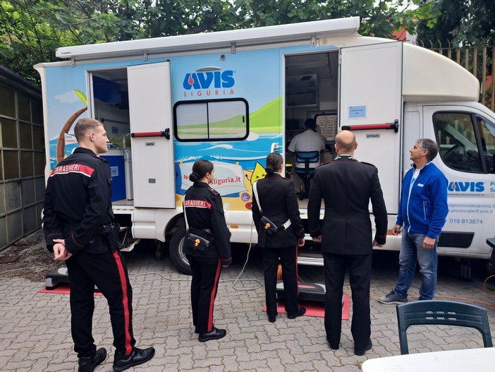 Carabinieri imperiesi e Avis di nuovo insieme per la solidarietà (foto) Carabinieri imperiesi e Avis di nuovo insieme per la solidarietà (foto)