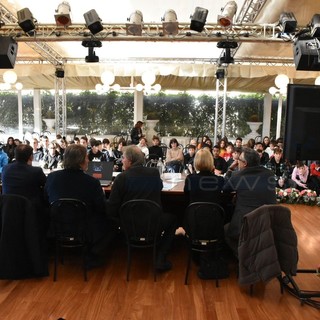 Sanremo: i ragazzi della scuola Secondaria della 'Nobel' ieri al convegno sul problema del cyberbullismo