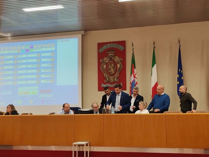 Ventimiglia approva la variazione al bilancio di previsione 2025-2027 e nomina il collegio dei revisori dei conti