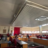 Taggia, la TARI aumenta del 3,2% e accende lo scontro sulla pulizia: 125mila euro in più, un’ora di dibattito in Consiglio Taggia, la TARI aumenta del 3,2% e accende lo scontro sulla pulizia: 125mila euro in più, un’ora di dibattito in Consiglio