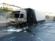 Sanremo: a fuoco due camion nella notte al Mercato dei fiori, indagini sulle cause del rogo